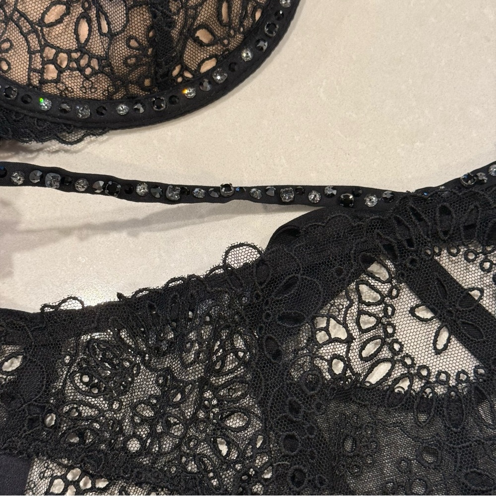 Victoria's Secret Designer Swarovski Crystal Black Lace Bra & Panty Set - Picture 12 of 15